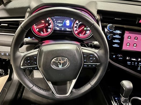 Used 2018 Toyota Camry XSE image 17