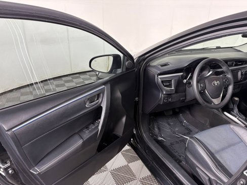 Used 2015 Toyota Corolla S image 11