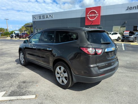 Used 2017 Chevrolet Traverse LT w/ Style and Technology Package image 7