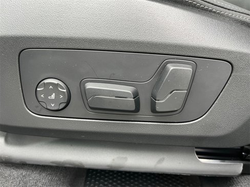 Used 2025 BMW X1 xDrive28i w/ Technology Package image 32