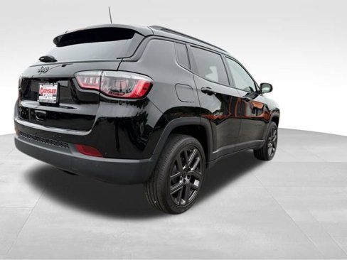 New 2025 Jeep Compass Limited image 16