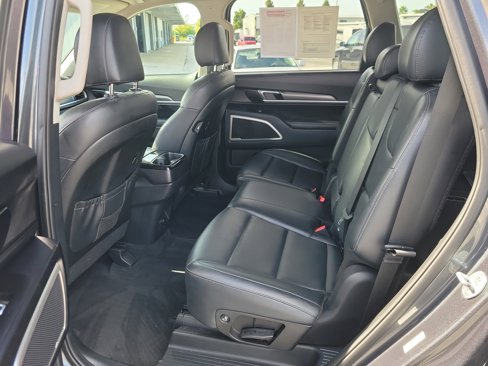 Used 2020 Kia Telluride LX image 13