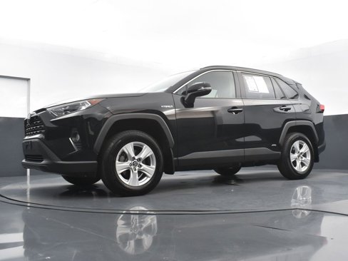 Used 2020 Toyota RAV4 XLE image 27