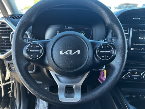 Used 2023 Kia Soul LX w/ LX Technology Package image 22