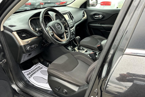 Used 2015 Jeep Cherokee Latitude w/ Comfort/Convenience Group image 7