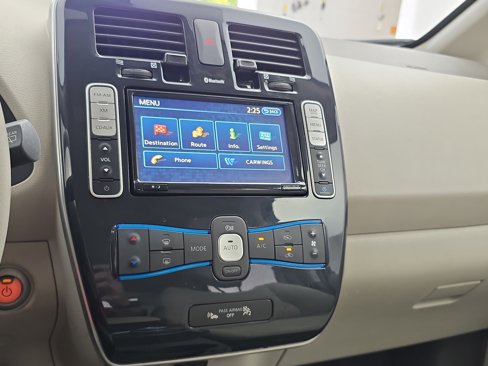 Used 2012 Nissan Leaf SL image 20