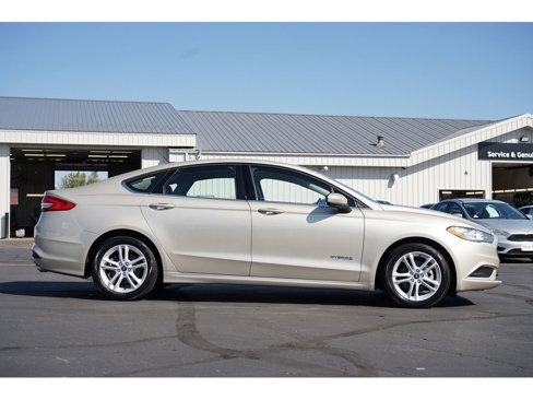 Used 2018 Ford Fusion S image 2