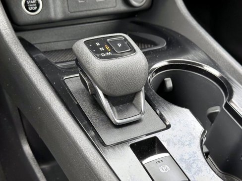 Certified 2022 Nissan Rogue SV image 32
