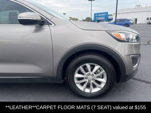 Used 2017 Kia Sorento LX image 2