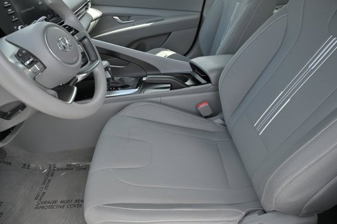 Used 2022 Hyundai Elantra SEL image 13