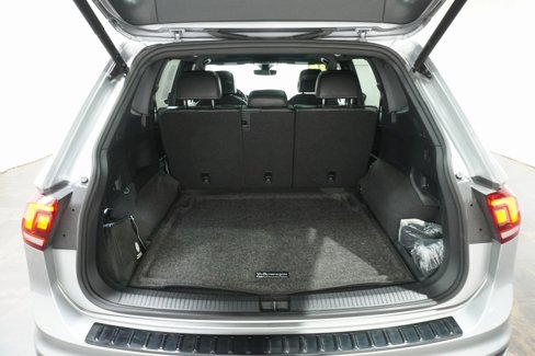 Used 2024 Volkswagen Tiguan SE R-Line image 5