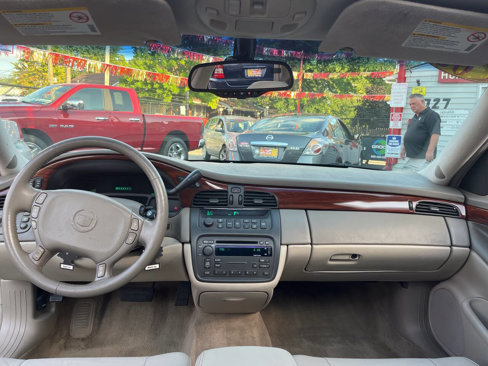 Used 2005 Cadillac De Ville w/ Deville Premium Package image 21