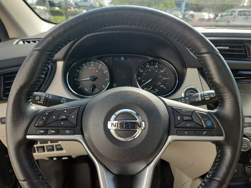 Used 2021 Nissan Rogue Sport SL w/ Premium Package image 19