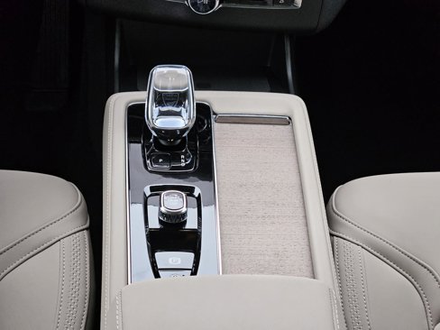 New 2026 Volvo XC90 B5 Core image 33