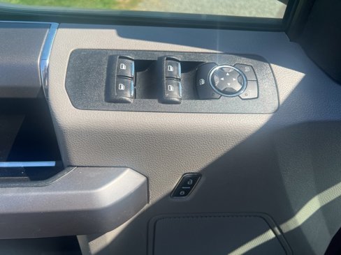 Used 2019 Ford F150 XLT w/ Equipment Group 302A Luxury image 10