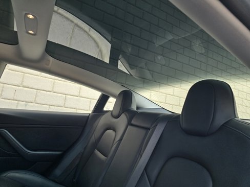 Used 2018 Tesla Model 3 Long Range image 33
