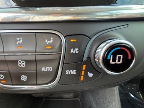 Used 2020 Chevrolet Traverse LT w/ Driver Confidence II Package image 60