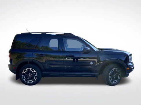 Used 2021 Ford Bronco Sport Outer Banks w/ Outer Banks Package image 2