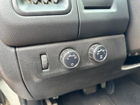 Used 2020 Chevrolet Colorado LT image 16