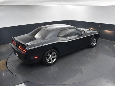 Used 2019 Dodge Challenger SXT image 26