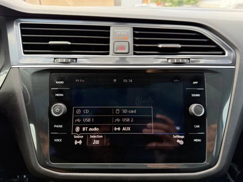 Used 2020 Volkswagen Tiguan SE R-Line image 36