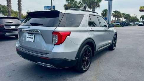 Certified 2022 Ford Explorer XLT w/ Equipment Group 202A image 8