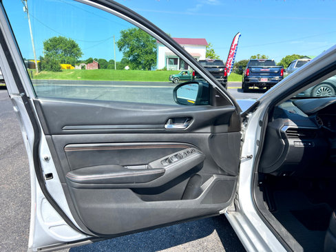 Used 2021 Nissan Altima 2.5 SR image 9