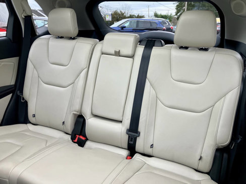 Used 2019 Ford Edge Titanium w/ Cold Weather Package image 16