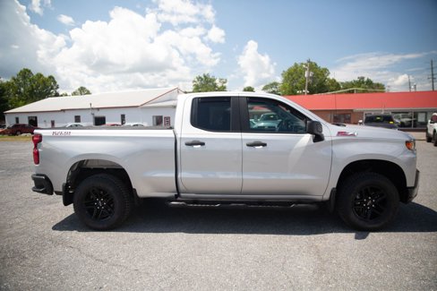 Used 2020 Chevrolet Silverado 1500 Custom Trail Boss w/ Custom Convenience Package image 2