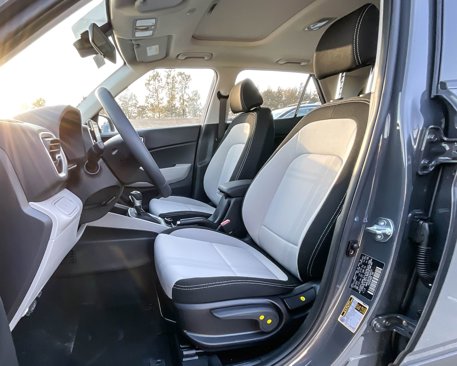 New 2025 Hyundai Venue SEL image 11