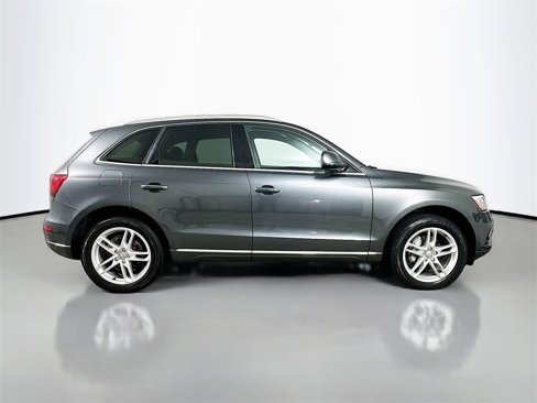 Used 2017 Audi Q5 2.0T Premium Plus w/ Technology Package image 8