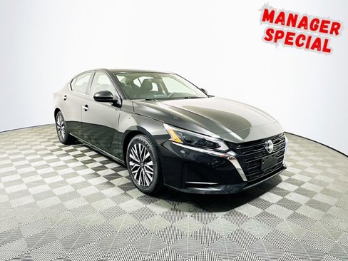 Used 2023 Nissan Altima 2.5 SV image 1
