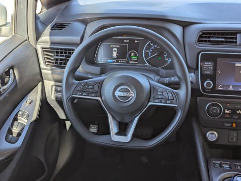 Used 2023 Nissan Leaf S image 16