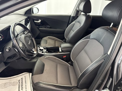 Used 2022 Kia Niro EX w/ Cold Weather Package image 7