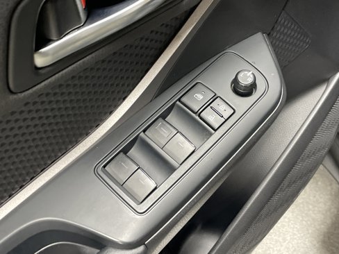 Certified 2020 Toyota C-HR LE image 15