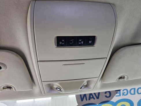 Used 2009 Dodge Grand Caravan SXT w/ Entertainment Group 2 image 15