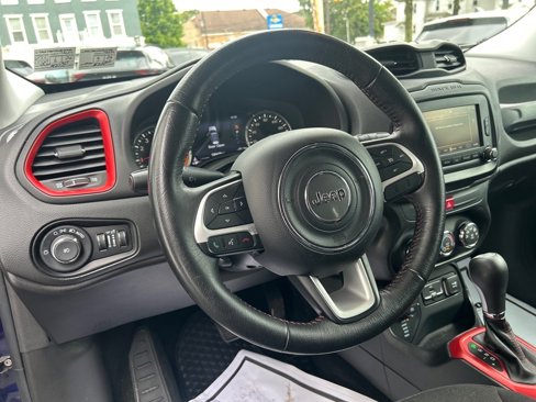 Used 2016 Jeep Renegade Trailhawk image 11