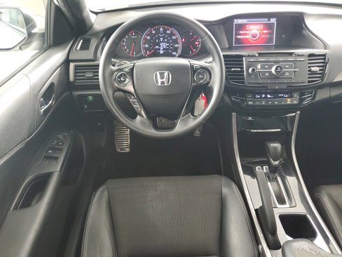 Used 2016 Honda Accord Sport image 14