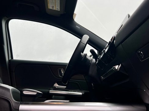 Certified 2022 Mercedes-Benz GLA 250 4MATIC image 9