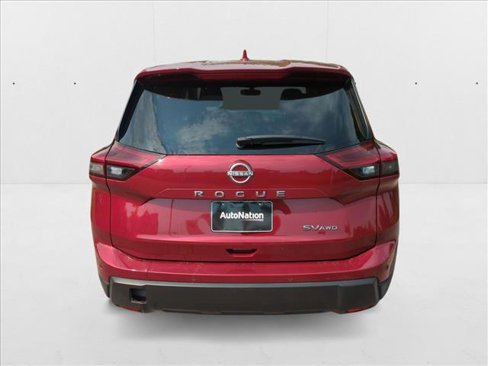 Used 2024 Nissan Rogue SV image 7