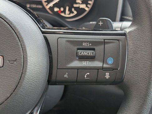 Used 2023 Nissan Rogue SV image 22