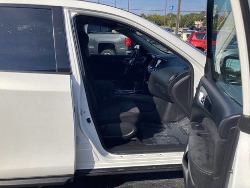Used 2014 Nissan Pathfinder S image 24