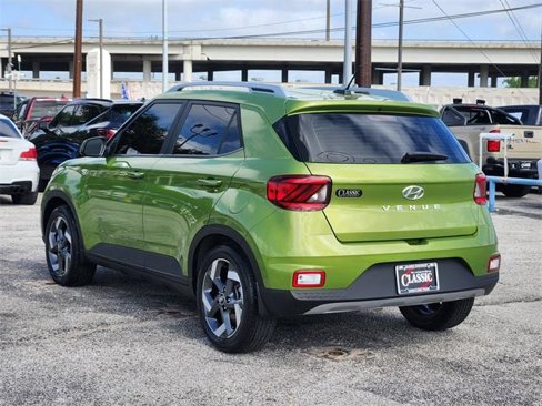 Used 2024 Hyundai Venue SEL image 5