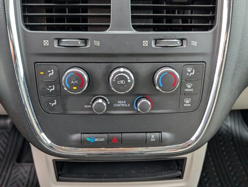 Used 2016 Dodge Grand Caravan SE w/ Quick Order Package 29E SE image 23
