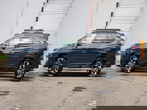 Used 2025 Subaru Outback Touring XT image 2