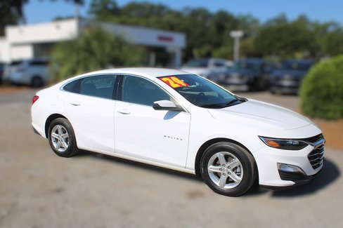 Used 2024 Chevrolet Malibu LS w/ Driver Confidence Package image 4
