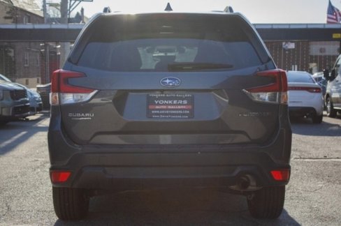 Used 2021 Subaru Forester Premium image 5