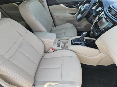 Used 2020 Nissan Rogue SL w/ Premium Package image 14