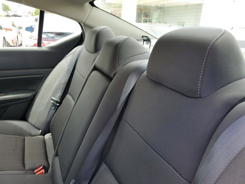 Used 2024 Nissan Altima 2.5 SV image 11