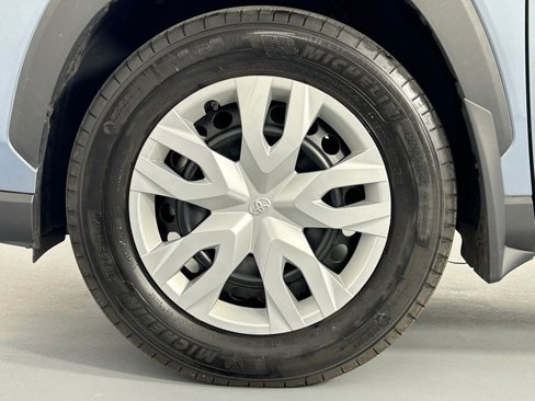 Used 2023 Toyota Corolla Cross L image 30